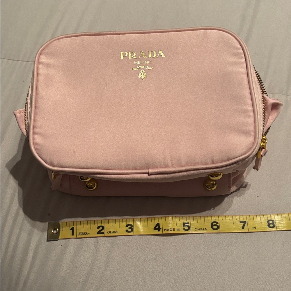 New Satin Light Pink Prada La Femme Cosmetic Case - Picture 5 of 10